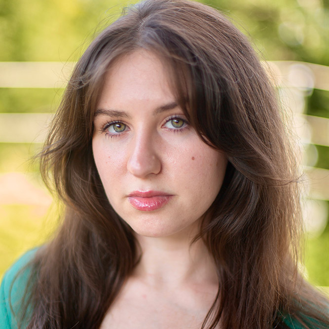 Jess Adelina Headshot